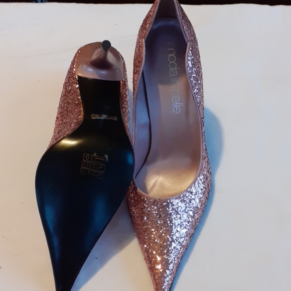 Shoes - Picture 3 of 4